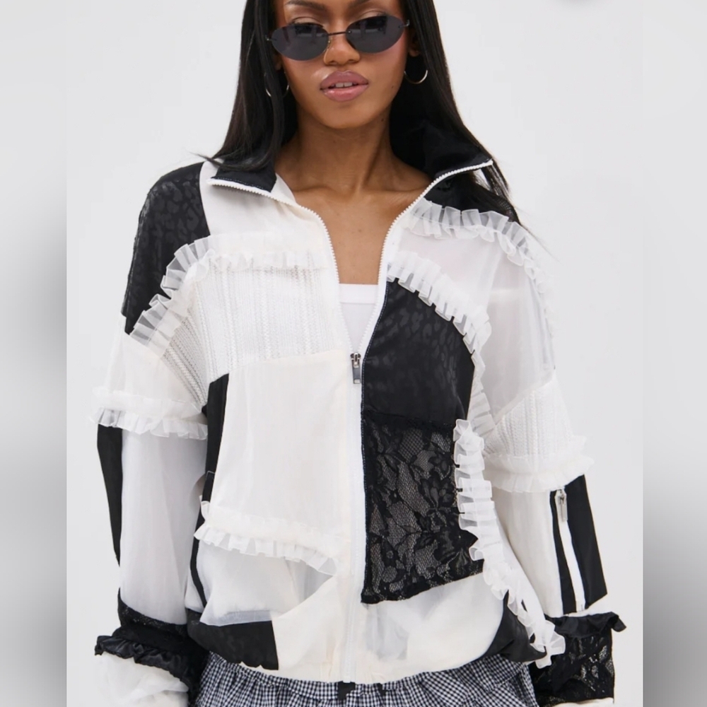 AKIRA Chic Black and White Patchwork Jacket BOMBER Sz M OVERSIZE